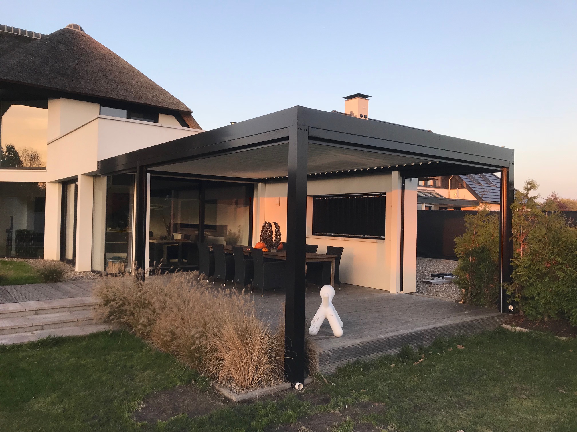  Adjustable Pergola Roof