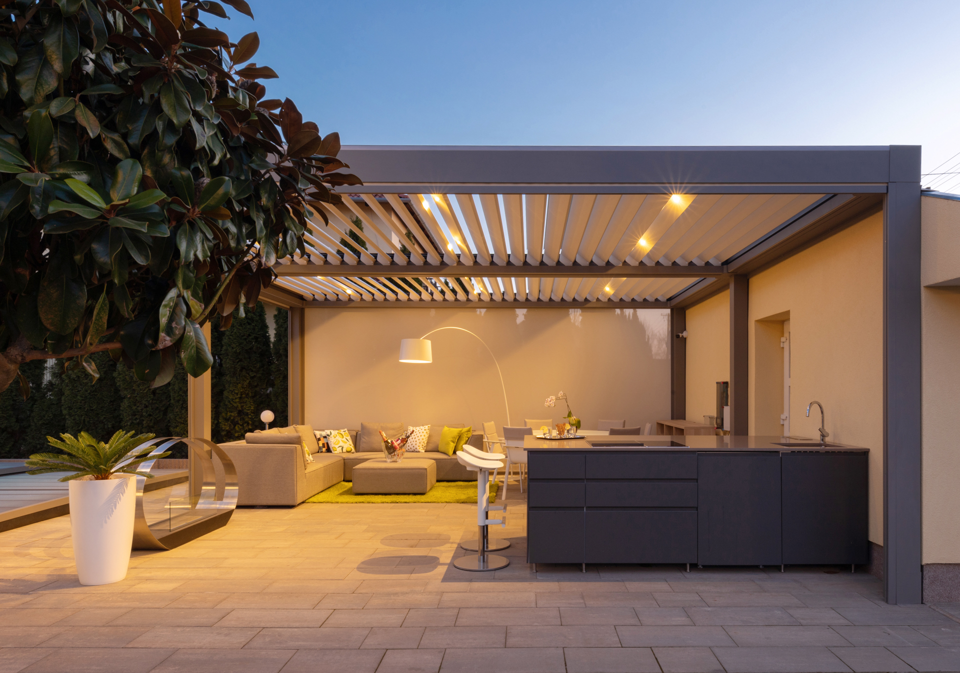 Ballede Aluminum Pergola Design,Backyard pergola louvered roof,Pergola with curtain and LED light