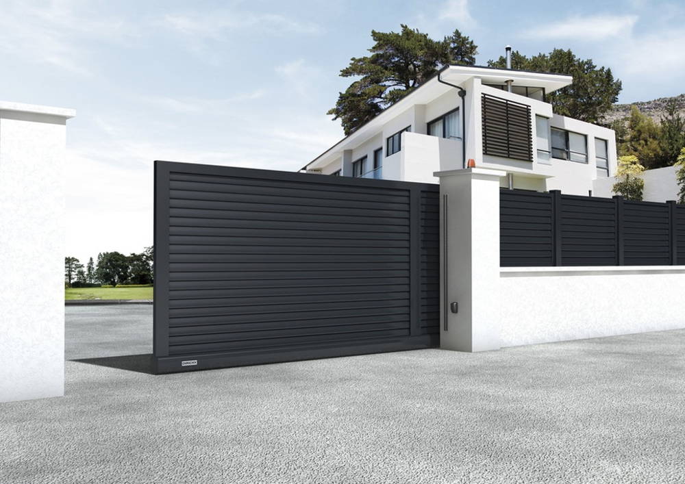 aluminum fence and gate (42)