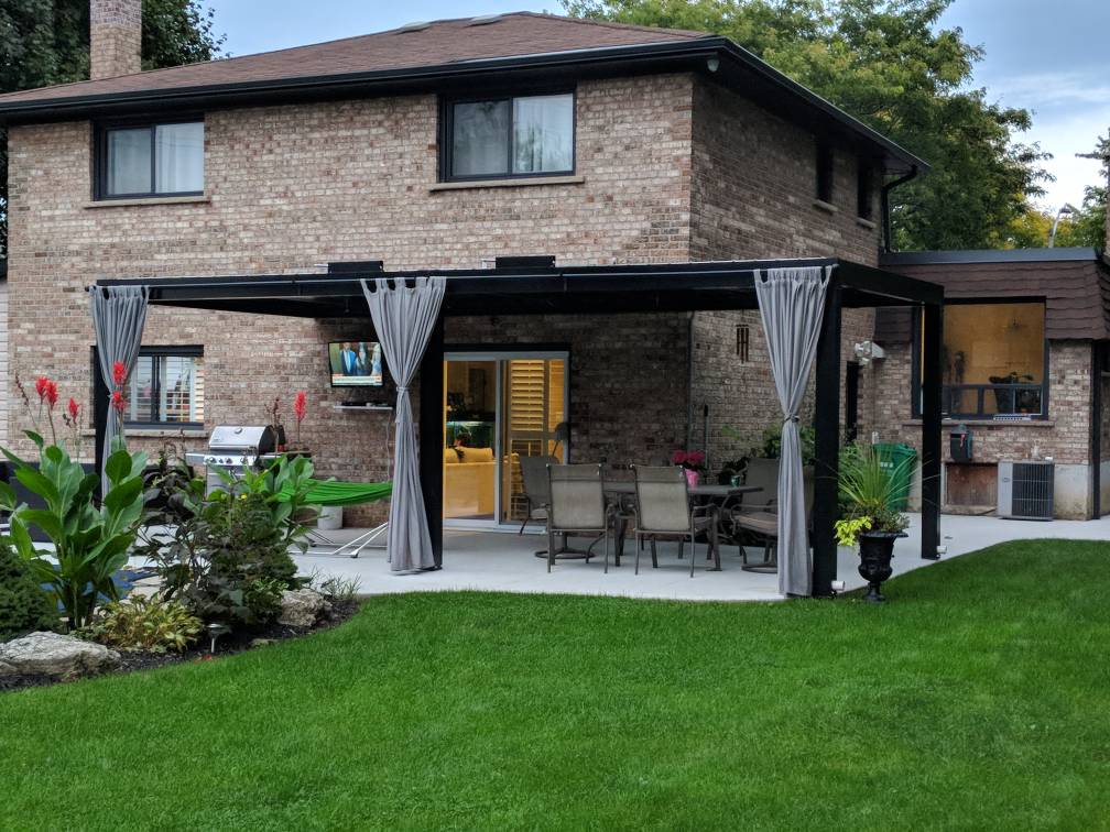 Smart pergola with canopy in Canad_Ballede aluminum pergola