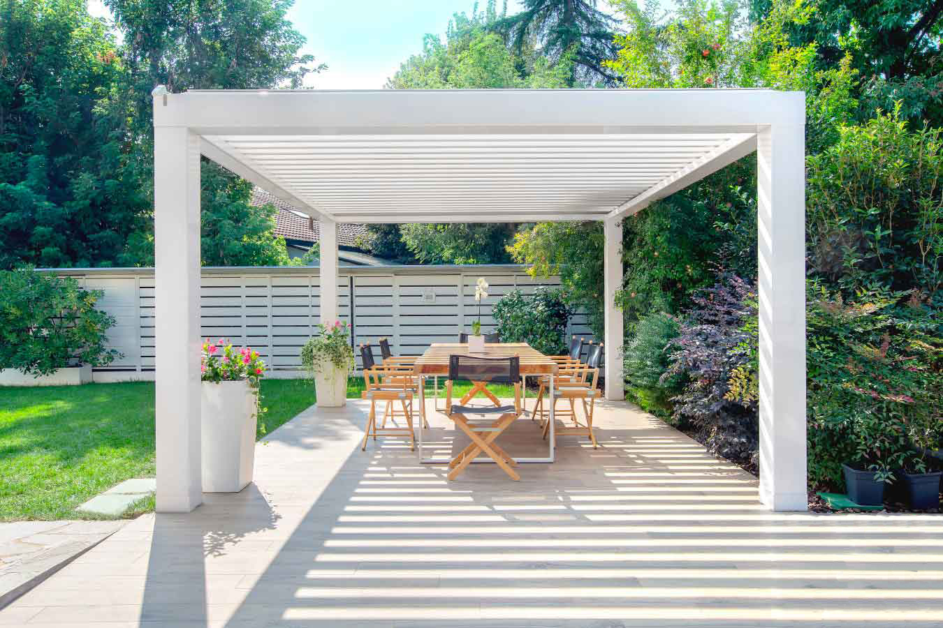 pergola aluminum outdoor in the spring