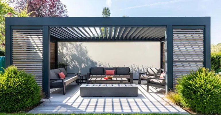 aluminum pergola with shutter
