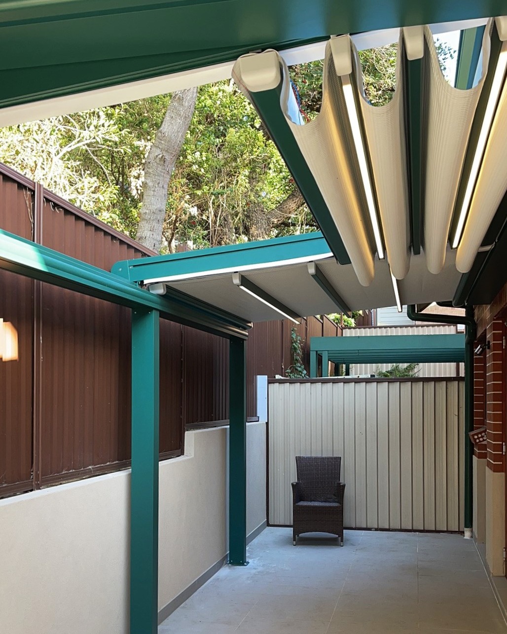 retractable patio awnings