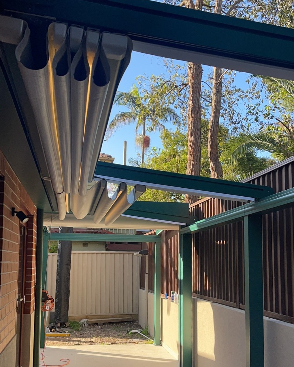 outdoor patio retractable pergola