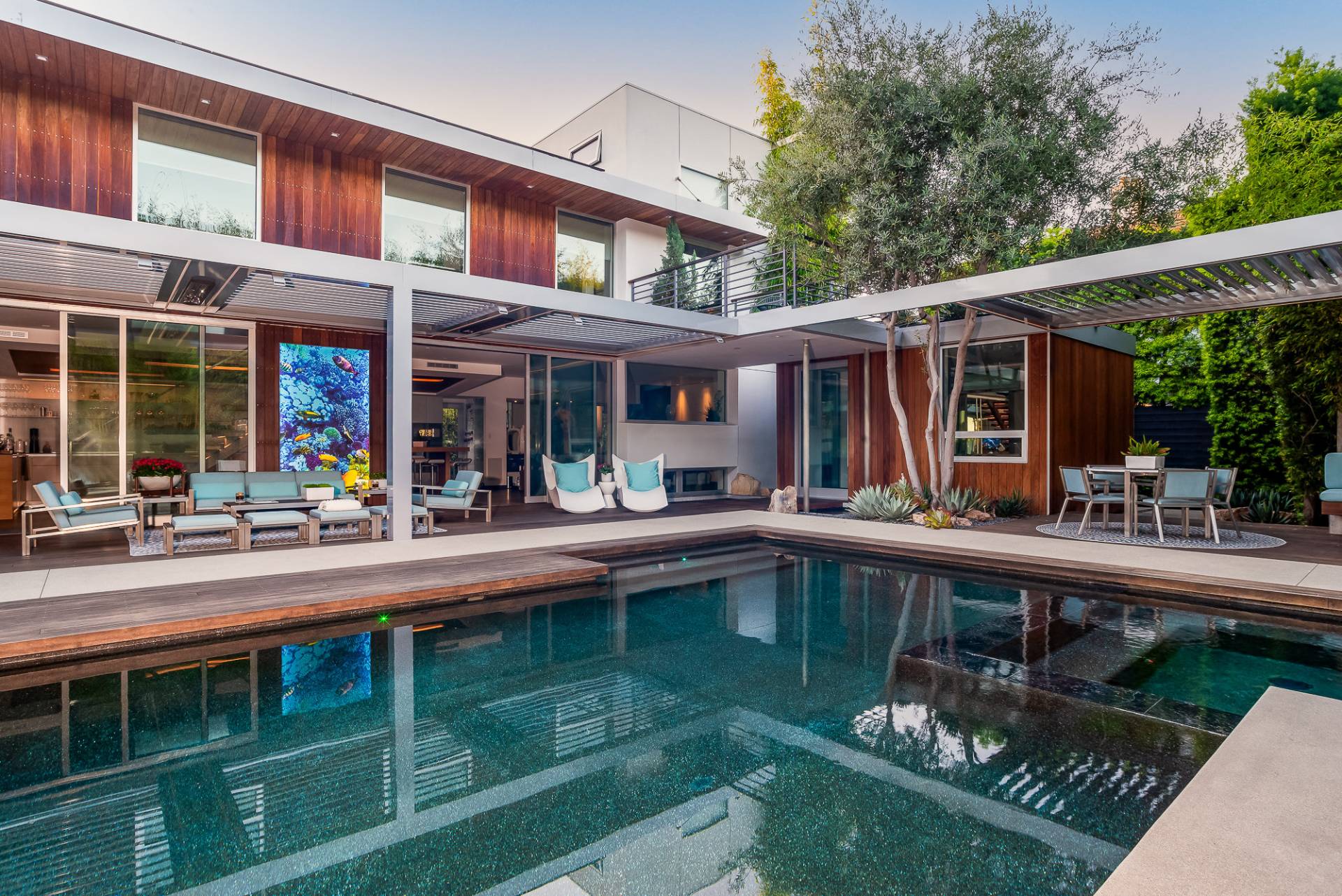 Transform Your Pool Experience with Pergola