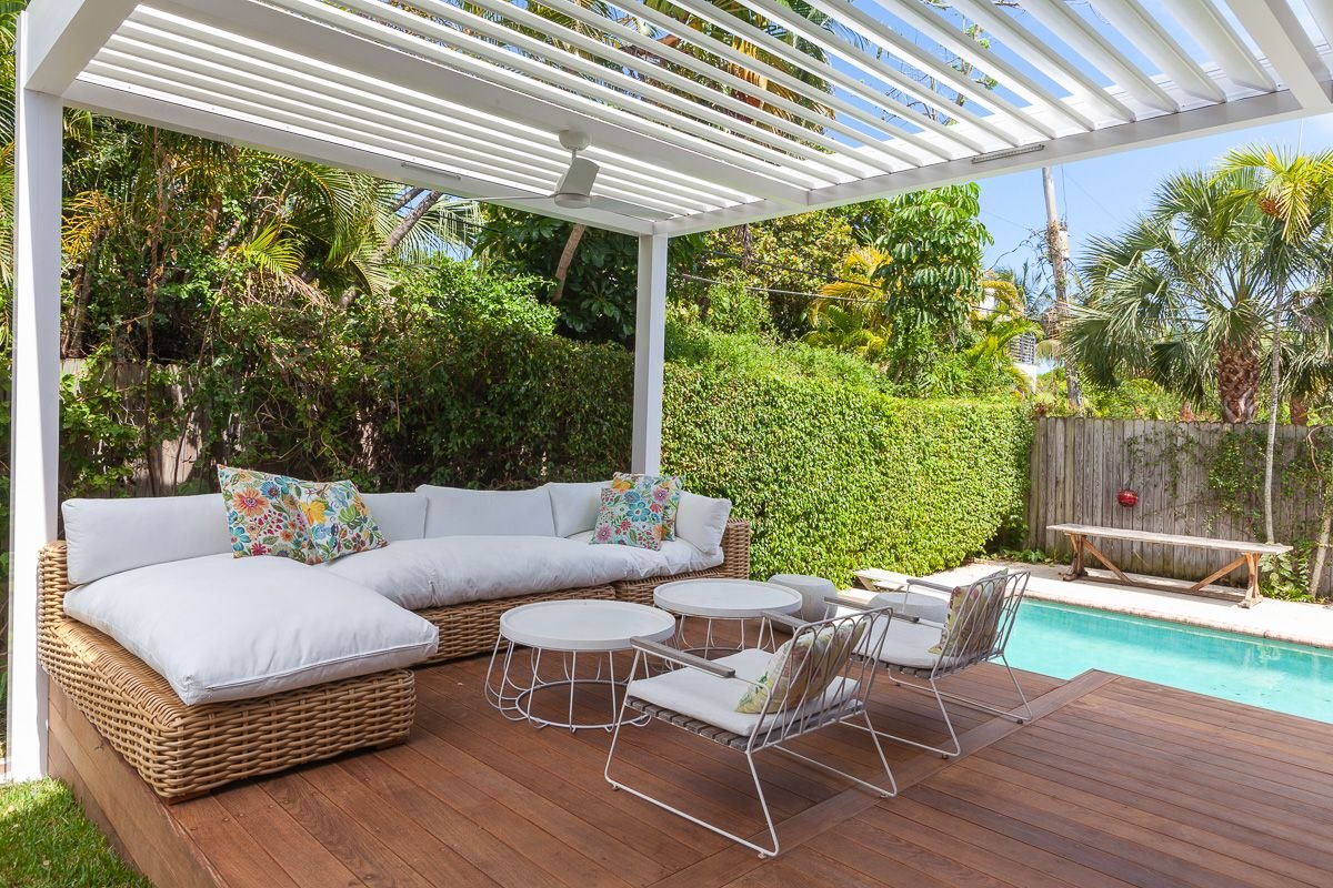 build a white motorized pergola