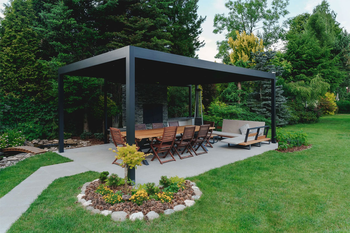 Backyard-Aluminum-Pergola