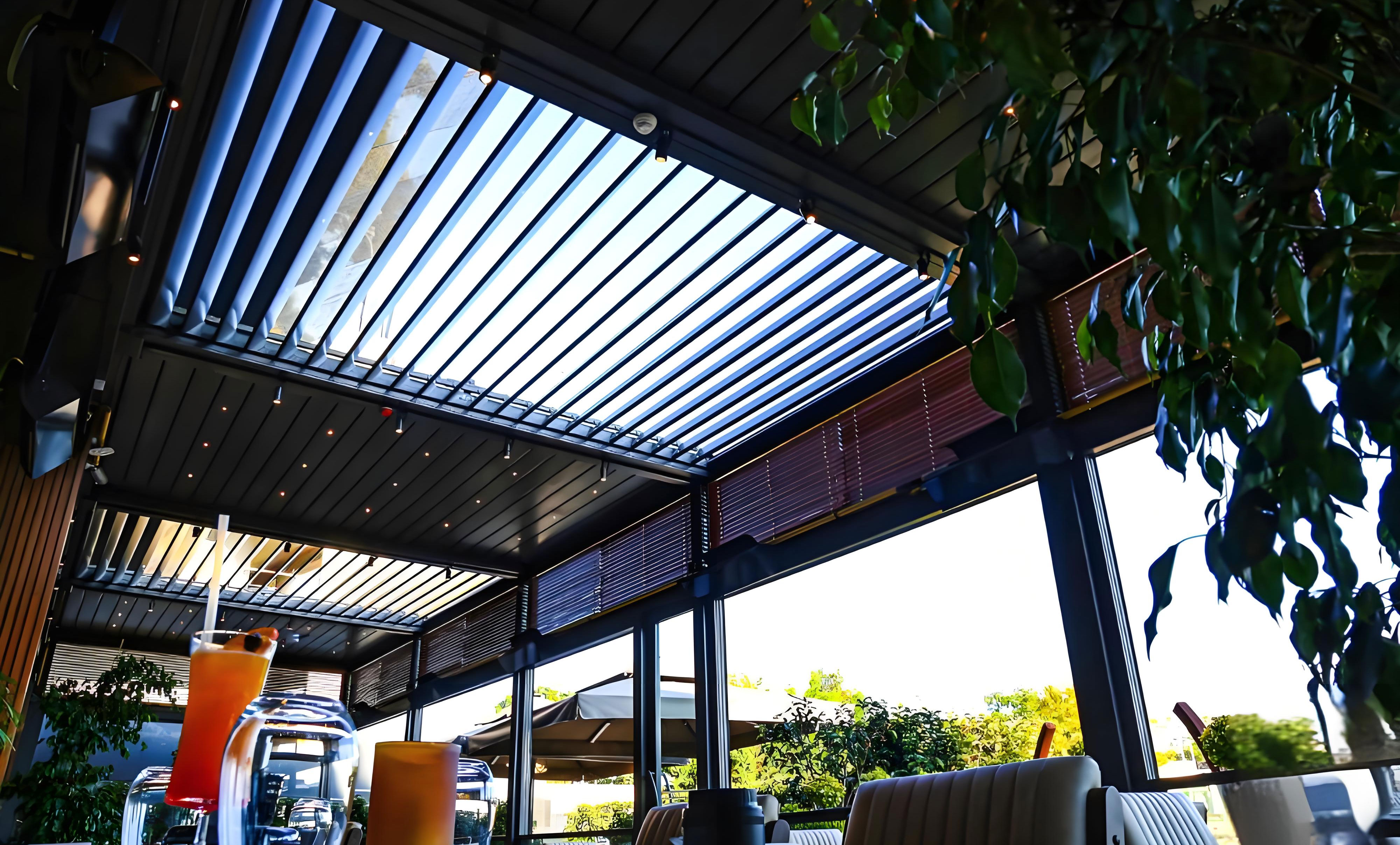 louvered-pergola-for-café