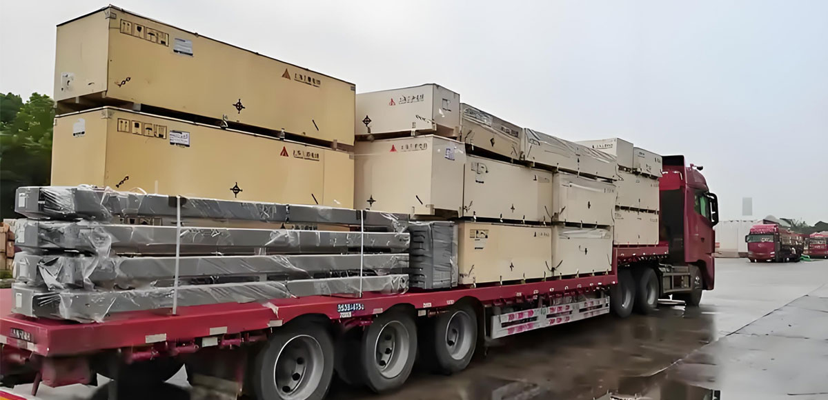 Loading-factory-made-pergola-structures-into-containers