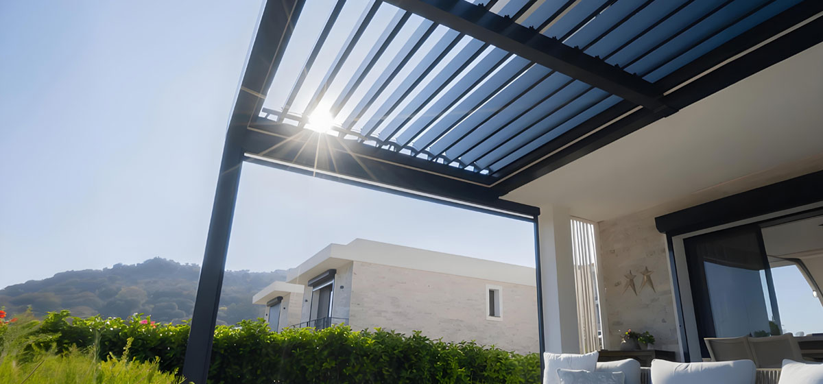 Heavy-duty-aluminum-pergola-structure-with-reinforced-beams