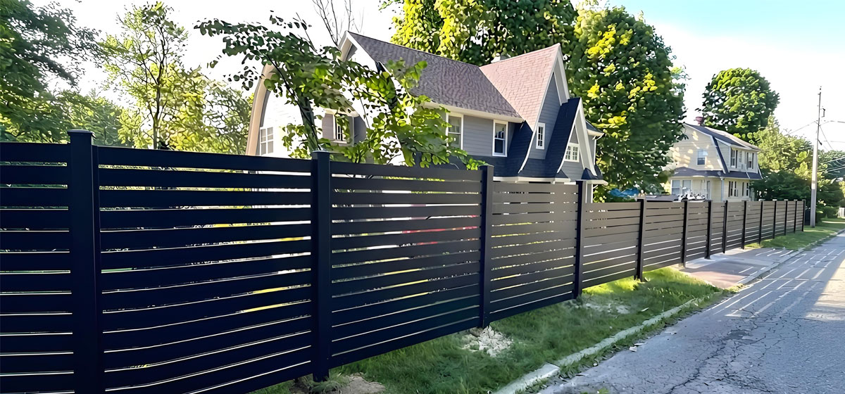 Residential-Aluminum-Fence-with-Modern-Design Residential-Aluminum-Fence-with-Modern-Design