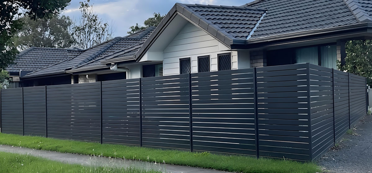 Aluminum-Slat-Fence-for-Privacy-and-Airflow Aluminum-Slat-Fence-for-Privacy-and-Airflow
